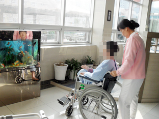 재활치료 장면 1 (Placeholder Image)